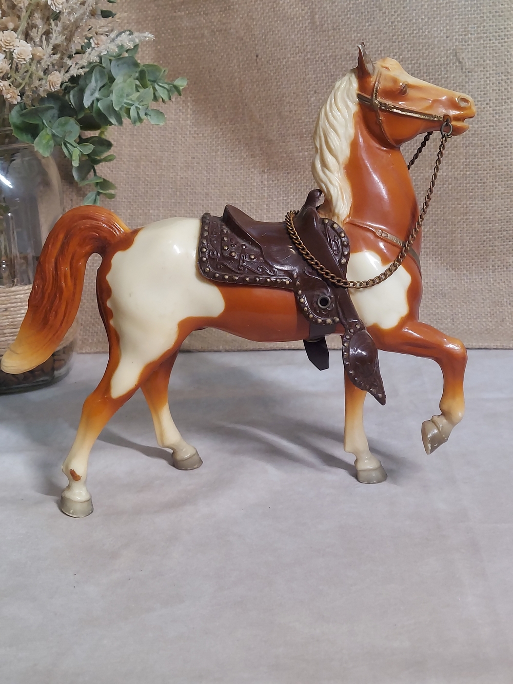 Vintage Breyer #P42 Brown Pinto Prancer Horse & Original Tack Decor